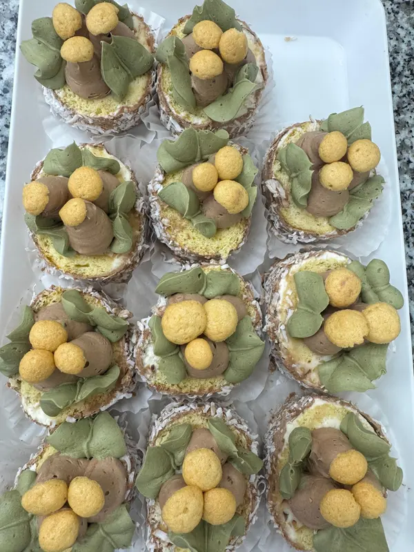 Sponge roll pastries decorated like mimosa